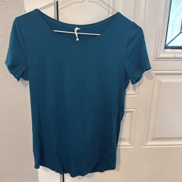 Lululemon Love Tee Scoop Neck - Picture 2 of 6